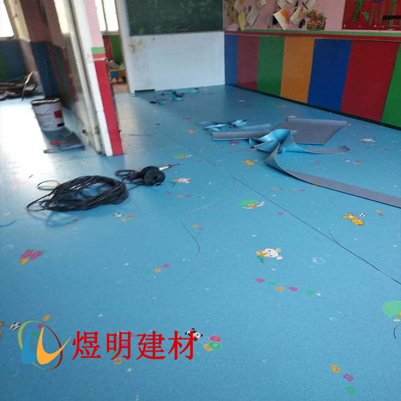 蓝色卡通幼儿园塑胶地板